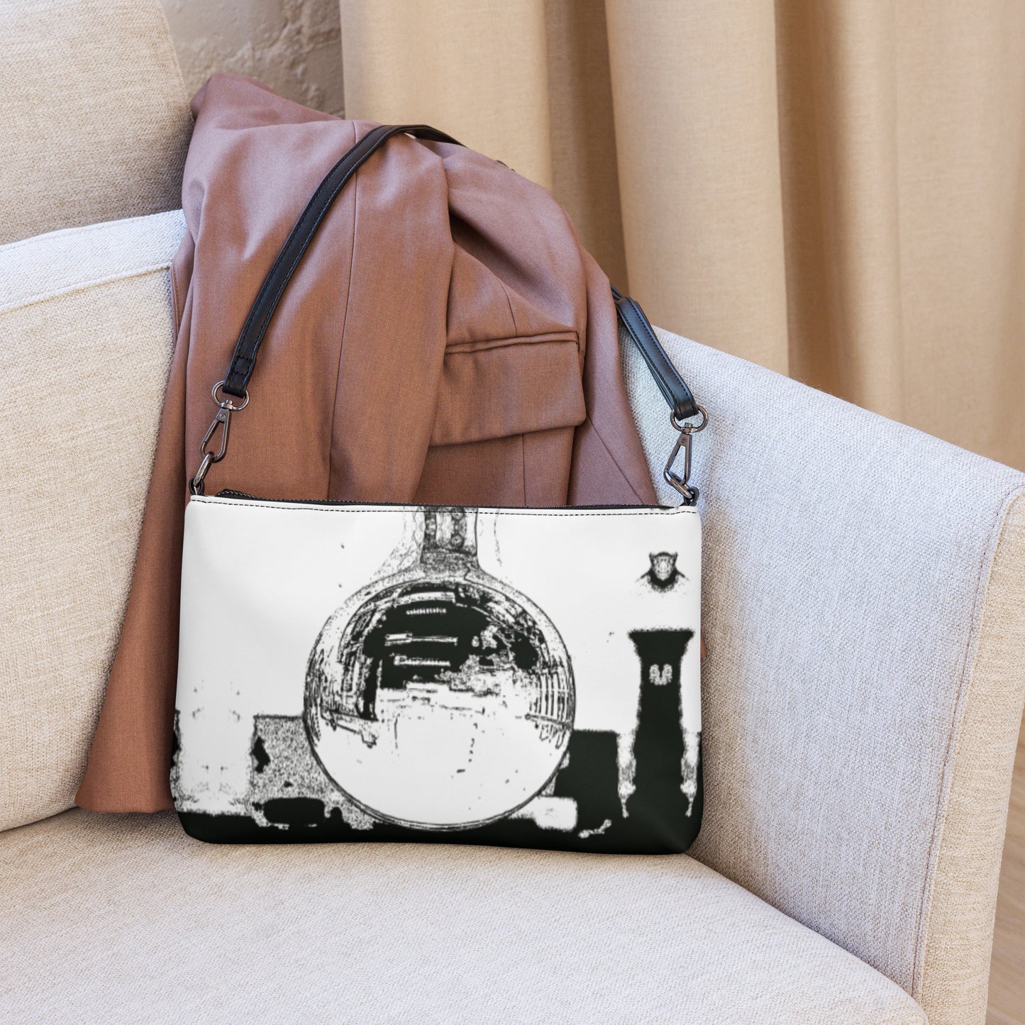 Crossbody bag. B&W