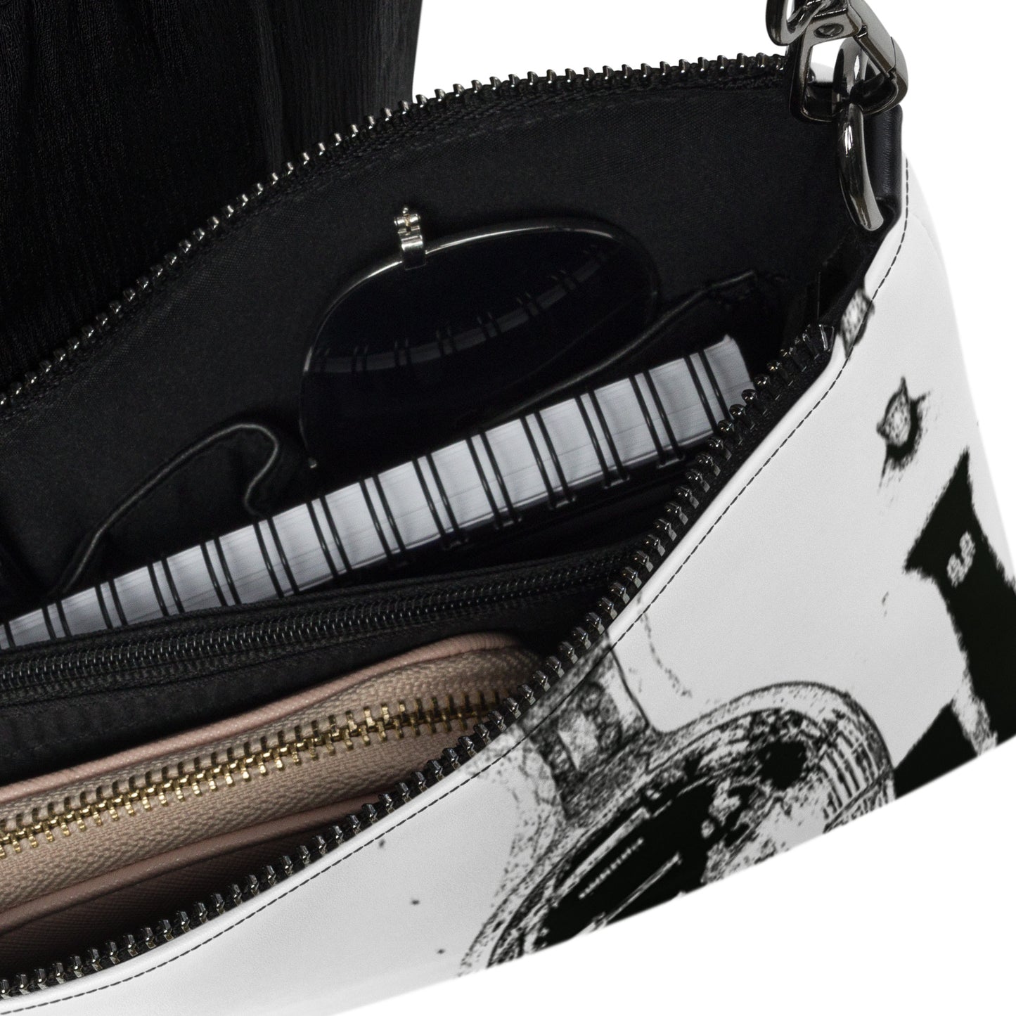 Crossbody bag. B&W