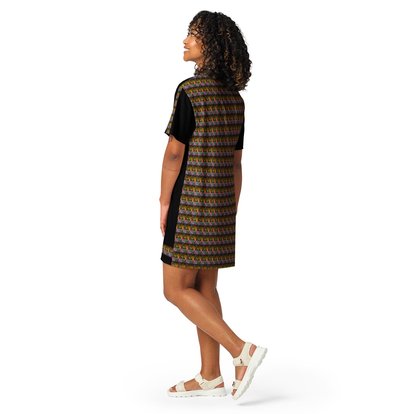 T-shirt dress. LAS CAPAS 11.