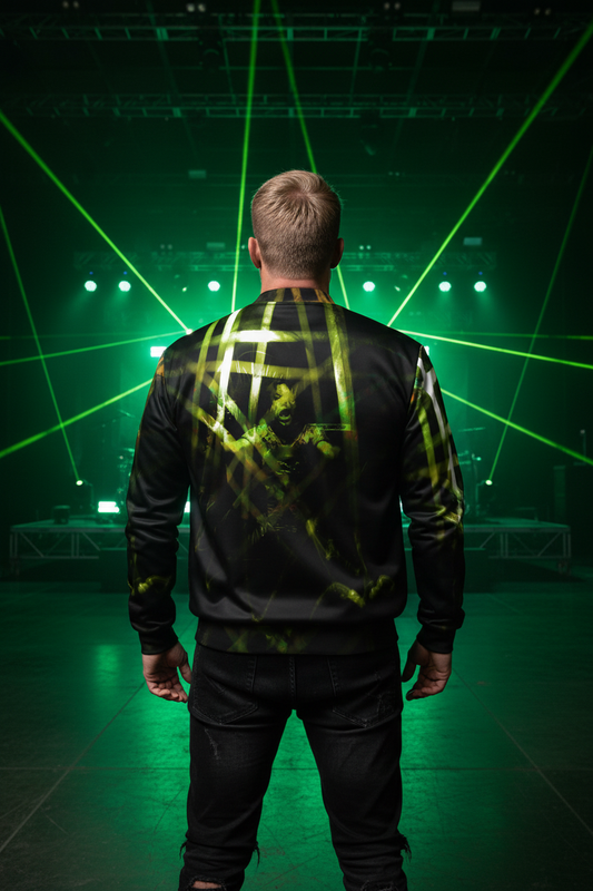 Hombre rubio de espaldas en concierto metal