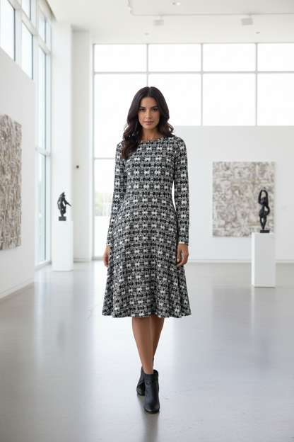 Modelo morena en galería